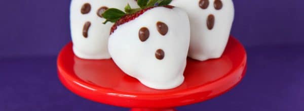 Easy Strawberry Ghosts for Halloween