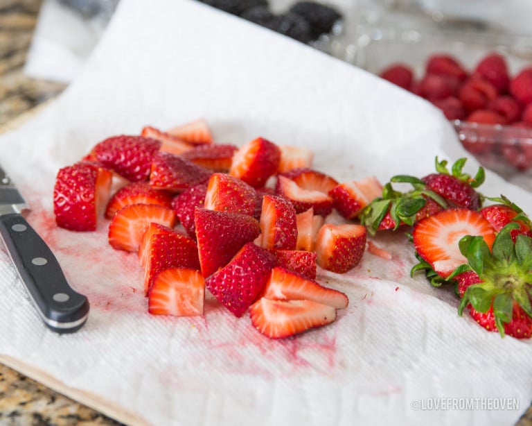 Easy Mixed Berry Crumble Bars • Love From The Oven