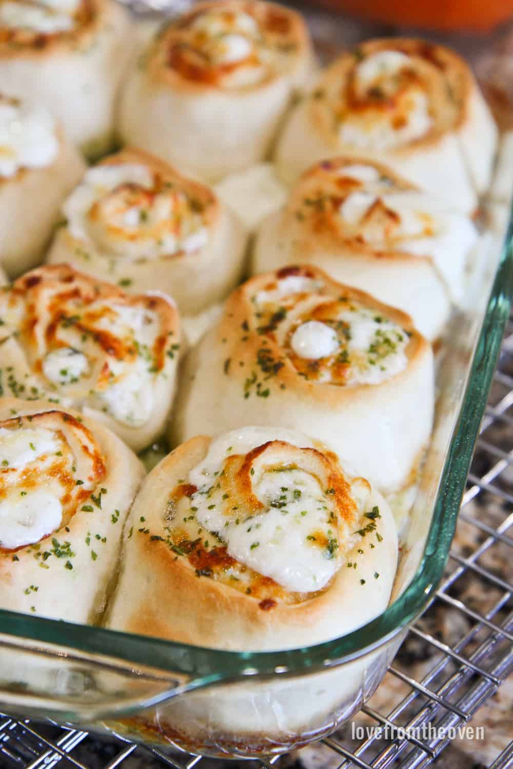 Cheesy Garlic Rolls Johns Garlic Rolls Copyat • Love From The Oven