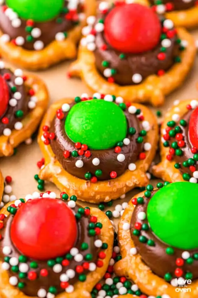 Here's How To Make Edible Christmas Tree Pretzels For The Holidays