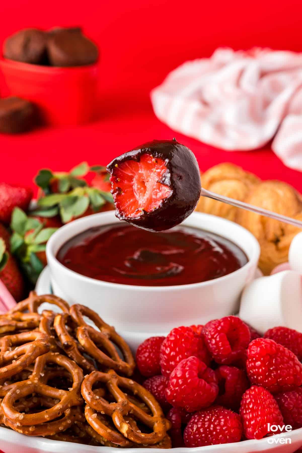 Chocolate Fondue Recipe (Quick and Easy!) • Love From The Oven