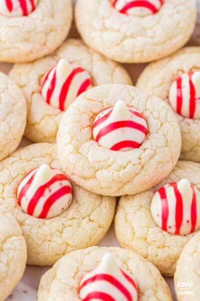 Peppermint Kiss Cookies • Love From The Oven