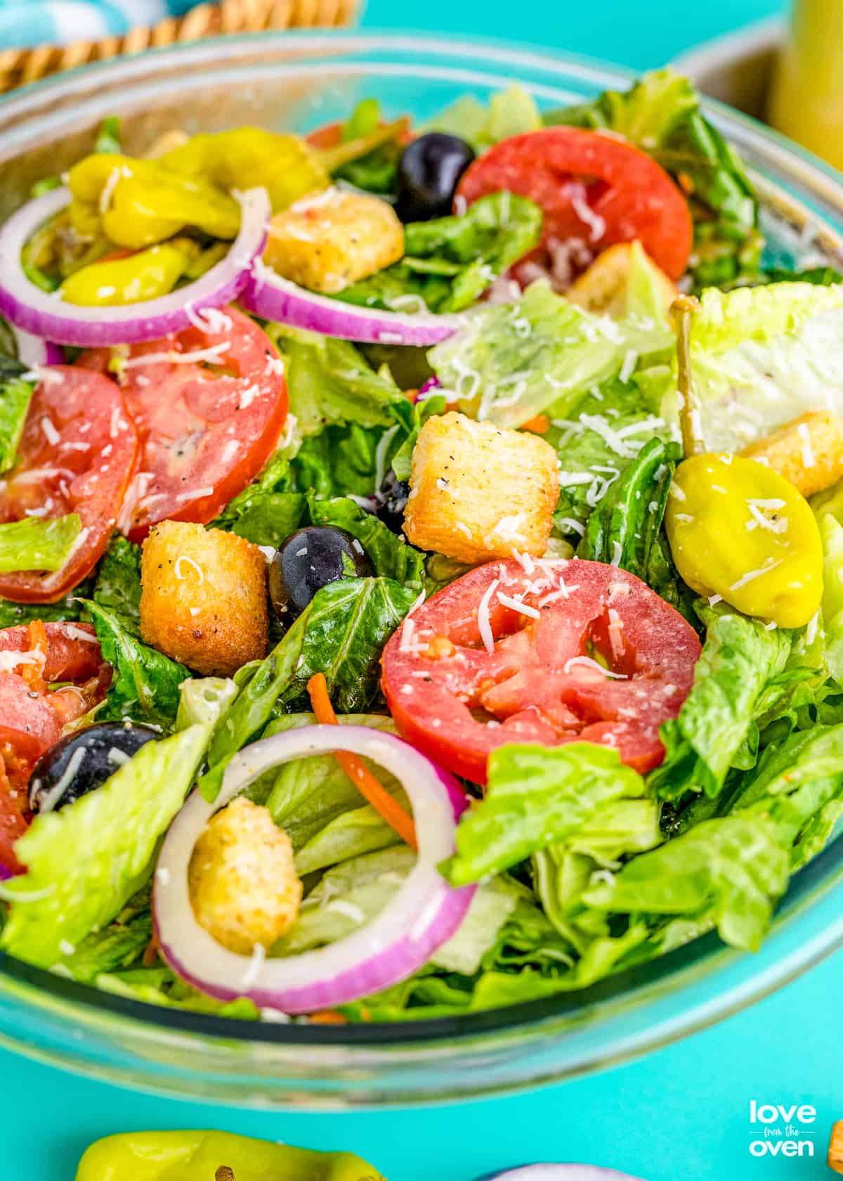 https://www.lovefromtheoven.com/wp-content/uploads/2023/01/olive-garden-salad-dressing-recipe-17.jpg