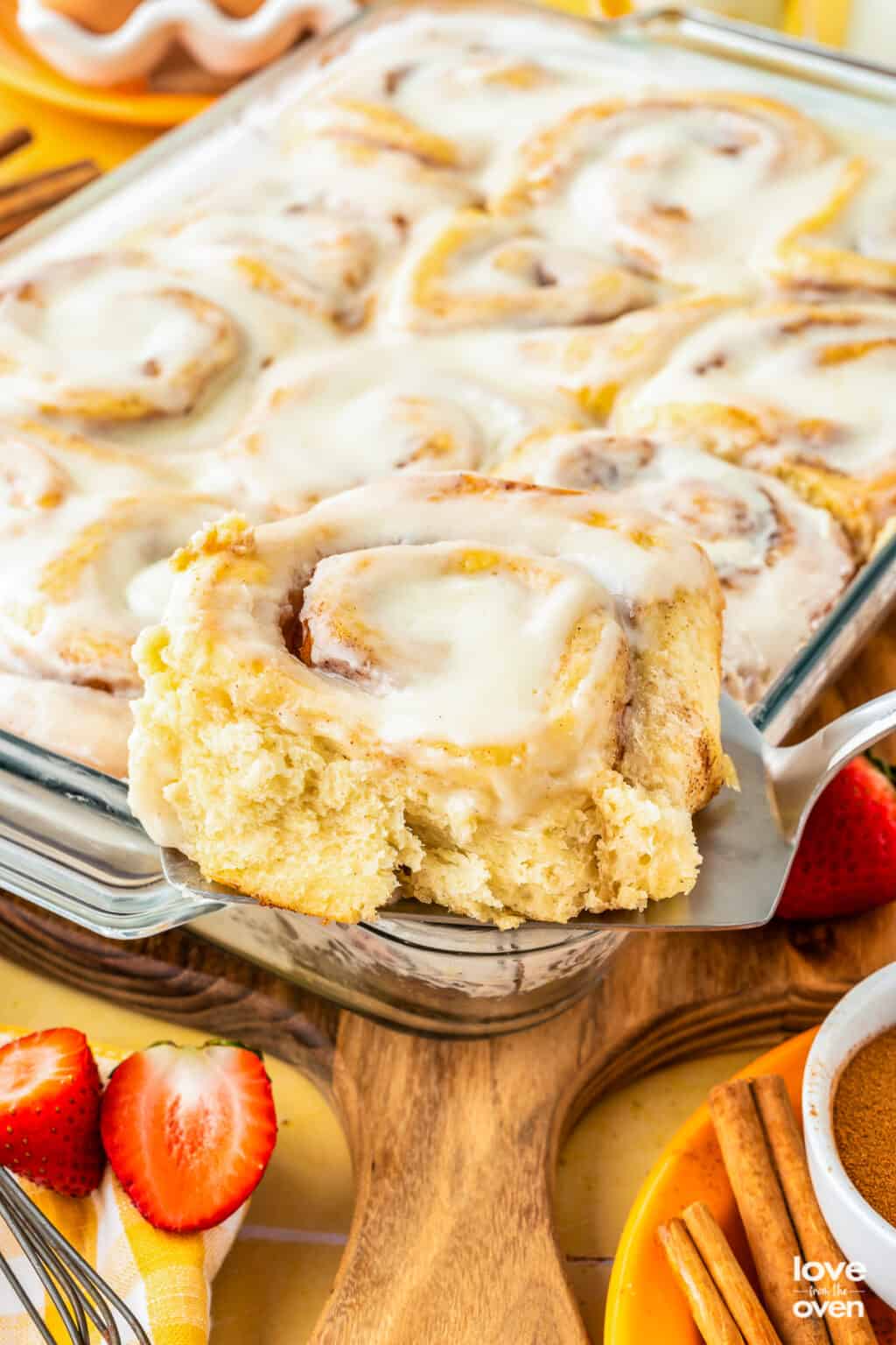 Easy Overnight Cinnamon Rolls