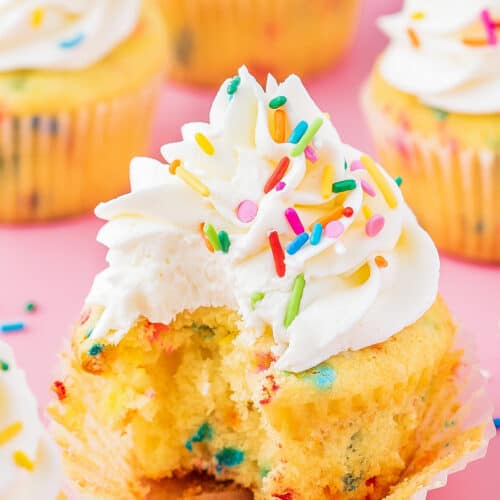 Medium Rainbow Muffin Liners - 100 Ct.