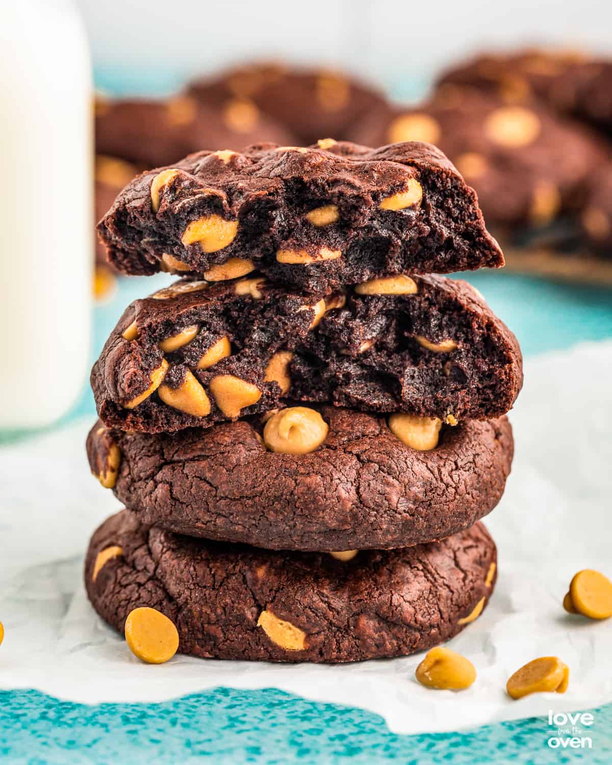 https://www.lovefromtheoven.com/wp-content/uploads/2023/05/levain-chocolate-peanut-butter-cookies-27-1.jpg